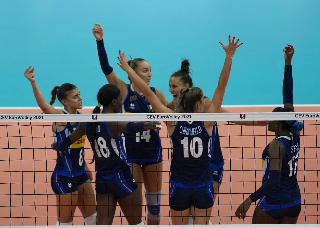 Tim Voli Putri Italia. (AP Photo/Darko Vojinovic) Timnas Voli Putri Italia