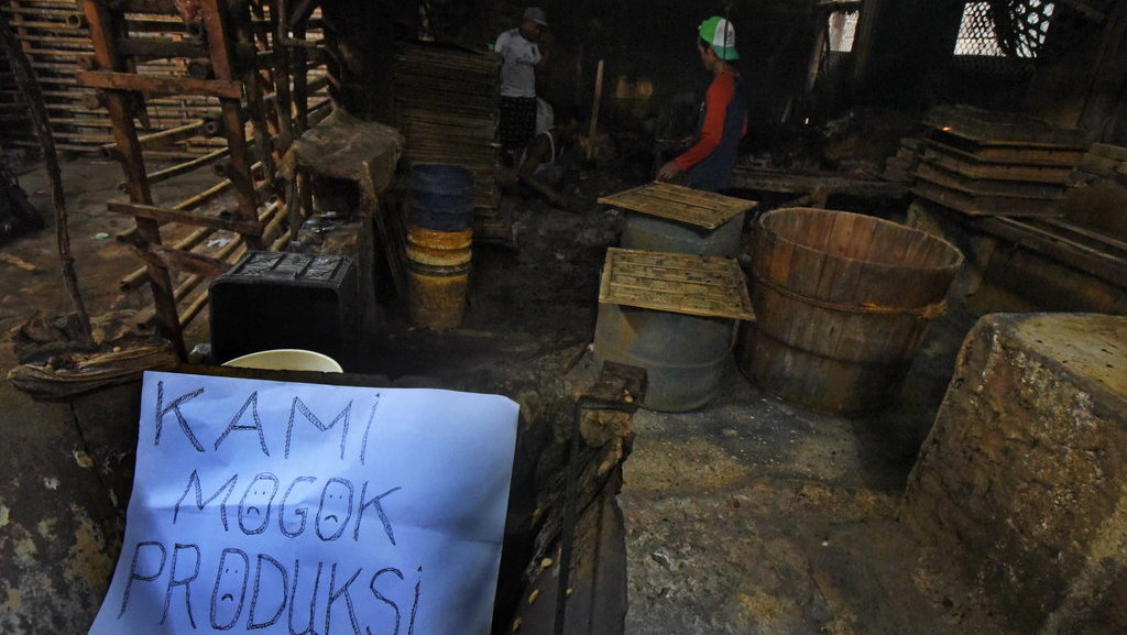 PEKERJA PABRIK TAHU MOGOK PRODUKSI