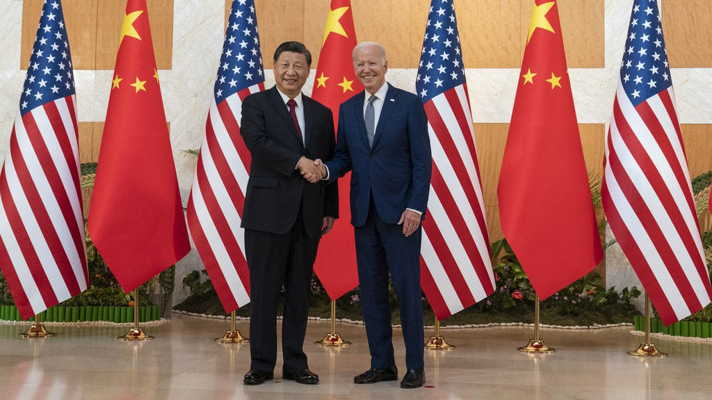 Xi Jinping dan Joe Biden di g20