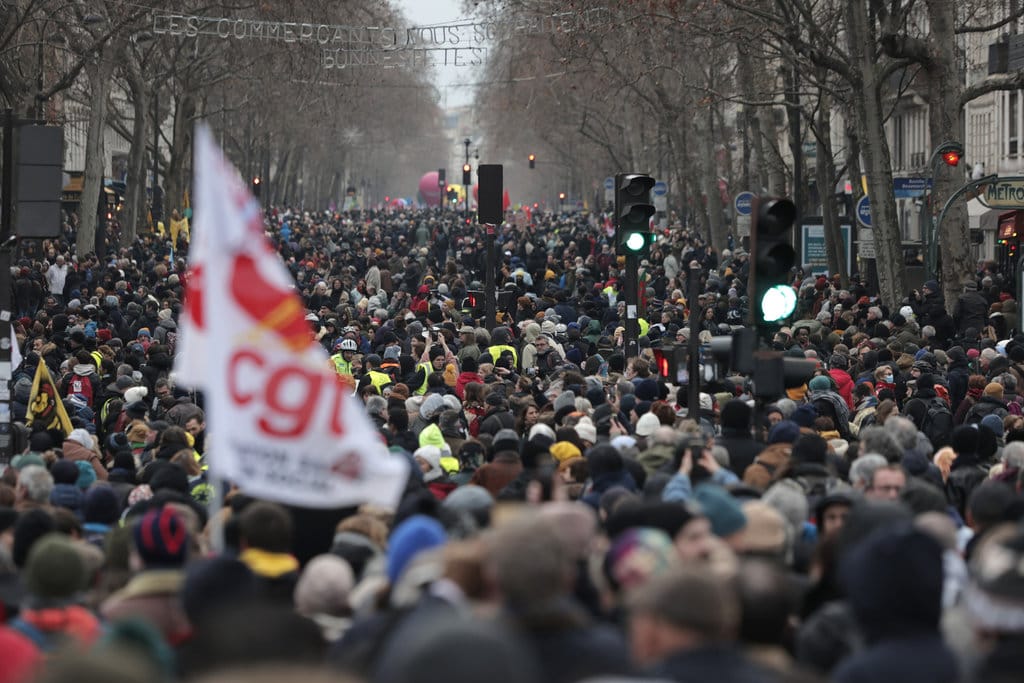Demo Prancis
