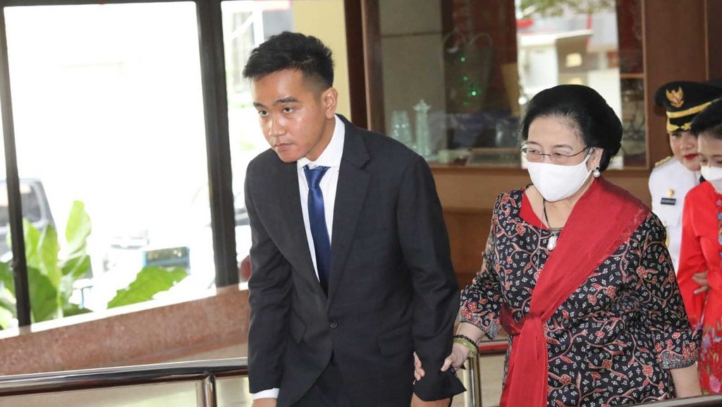 Gibran menggandeng Megawati 