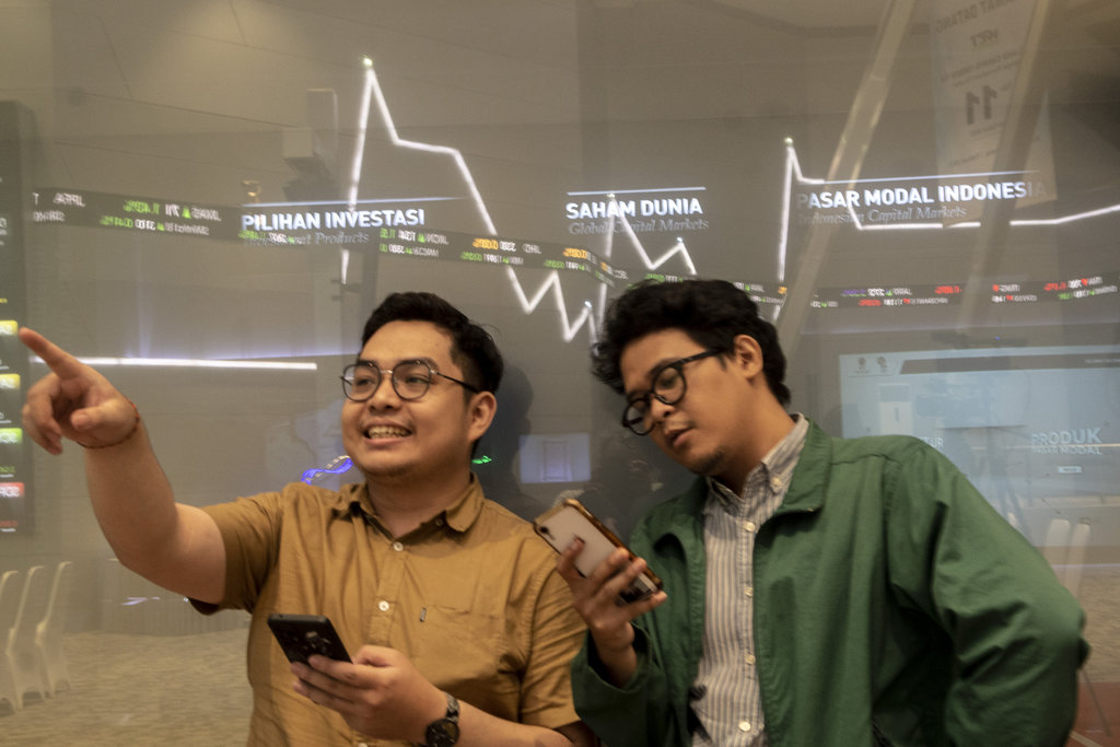 IHSG DITUTUP MENGUAT