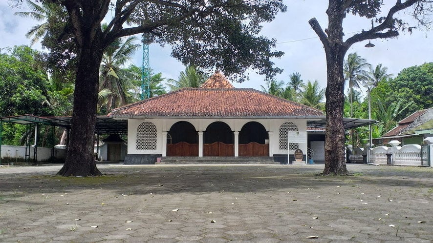 Masjid Trayu