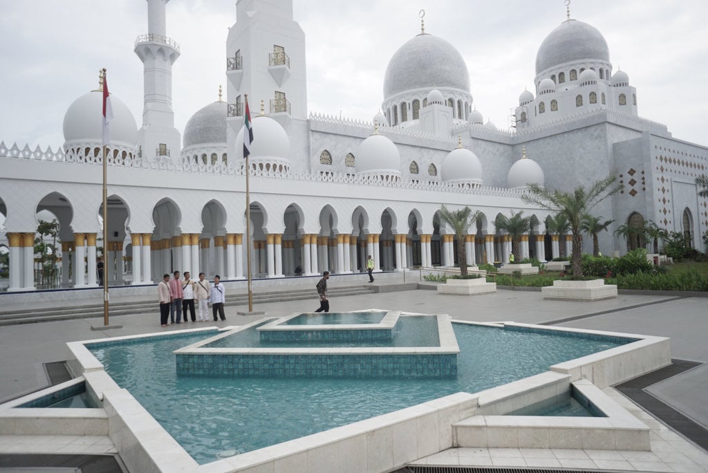 MASJID RAYA SHEIKH ZAYED SOLO 