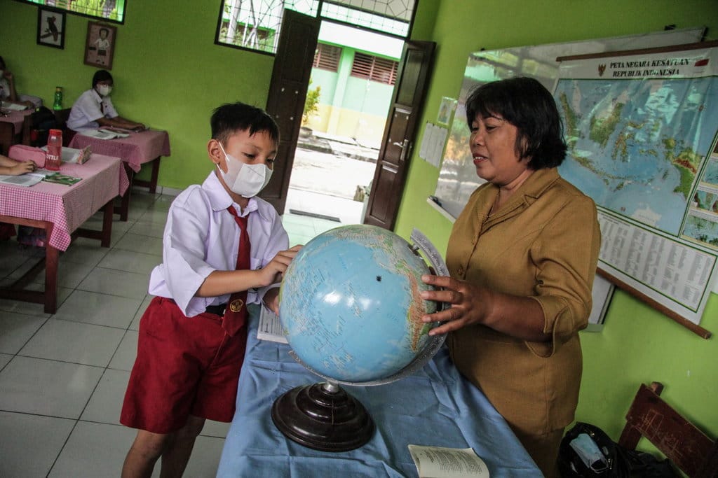 Benarkah Guru Non-ASN Dirumahkan Pada 2027? Begini Penjelasannya
