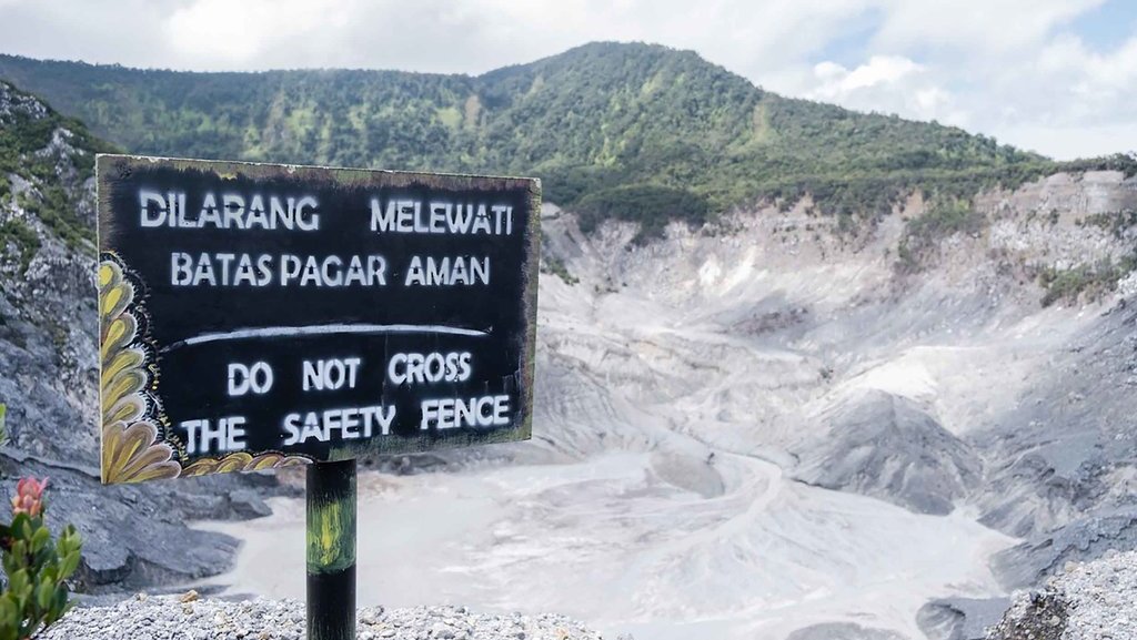 Tangkuban Perahu Bandung Barat. foto/istovkphoto Tangkuban Perahu