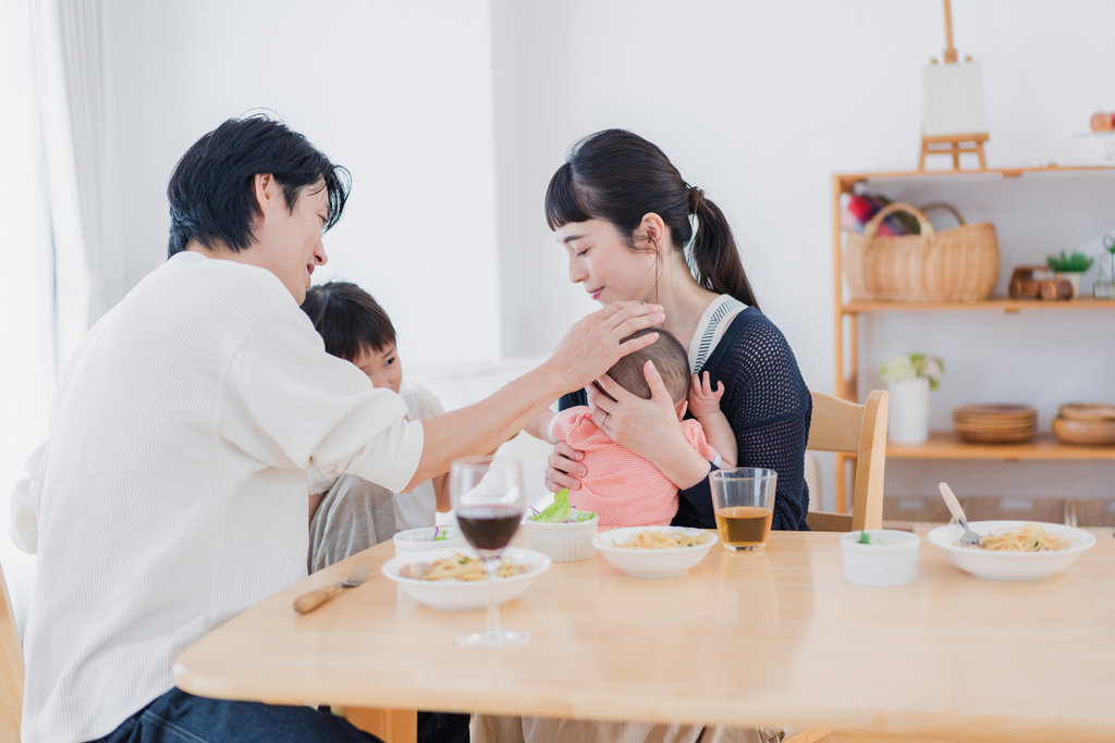 Apakah Ibu Menyusui Boleh Minum Fanta dan Minuman Bersoda?