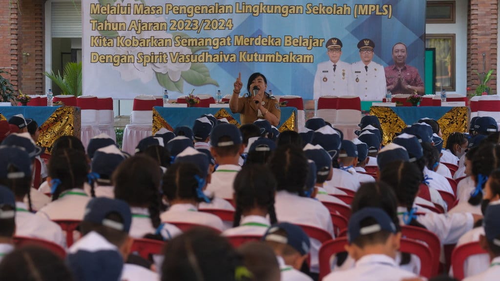 30 Contoh Pantun MPLS 2026 Bertema Pendidikan dan Perkenalan