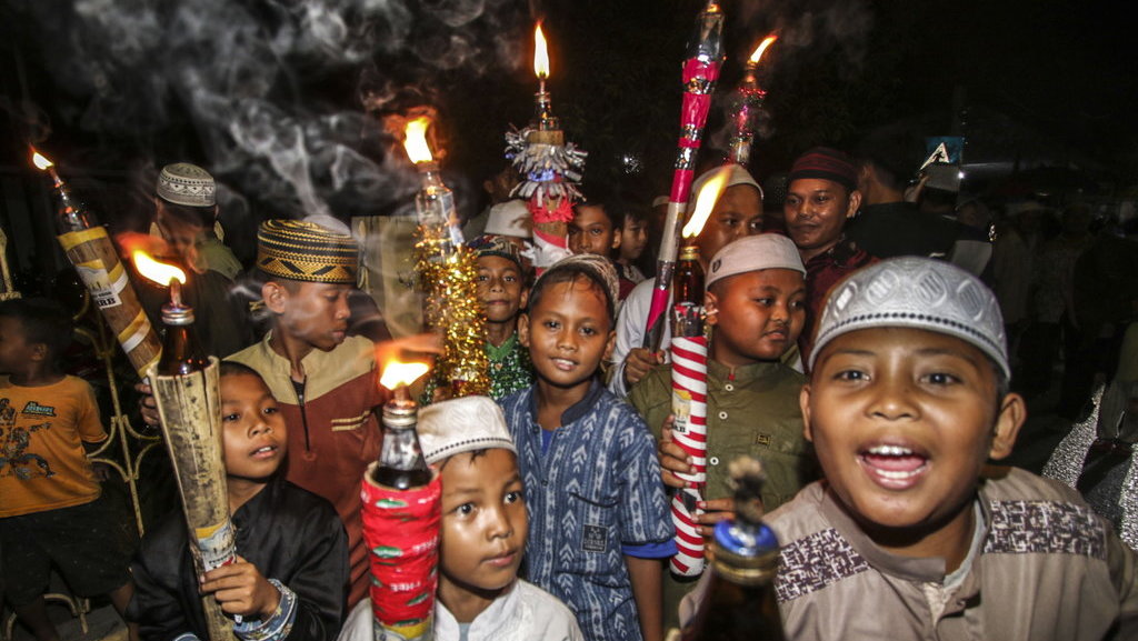 Pawai obor menyambut tahun baru Islam