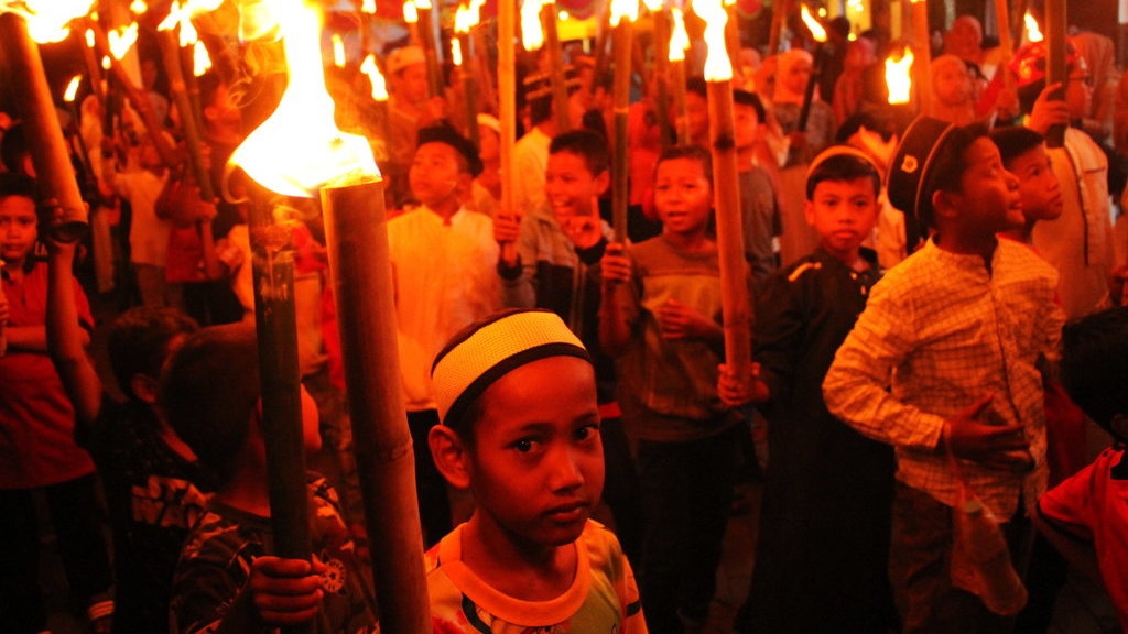Pawai obor menyambut tahun baru Islam 1445 Hijriyah