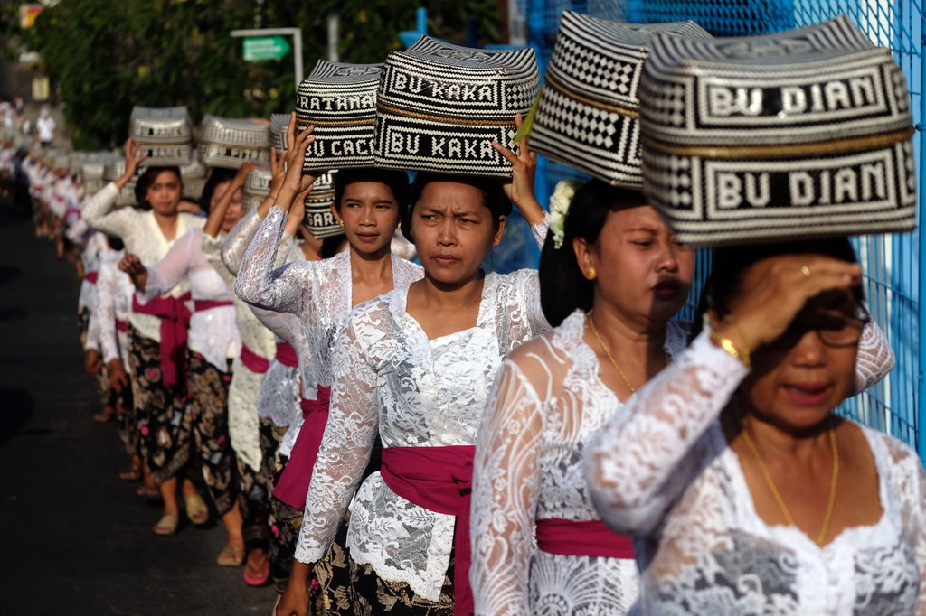 Rangkaian persembahyangan Galungan di Bali