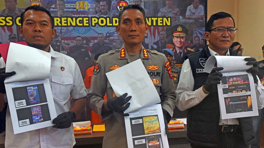 Penangkapa agen judi online di Banten