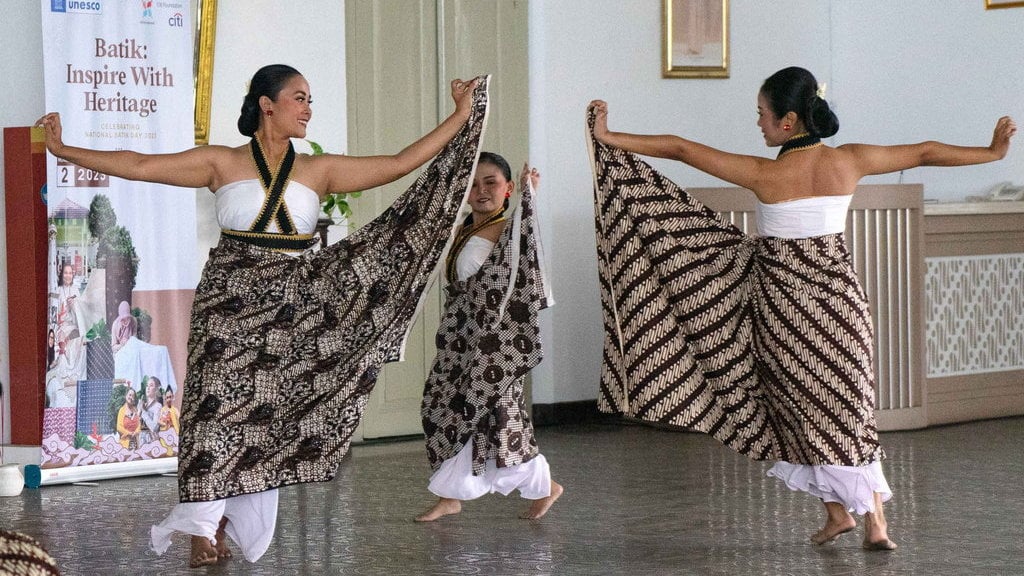 Peringatan Hari Batik Nasional di Yogyakarta