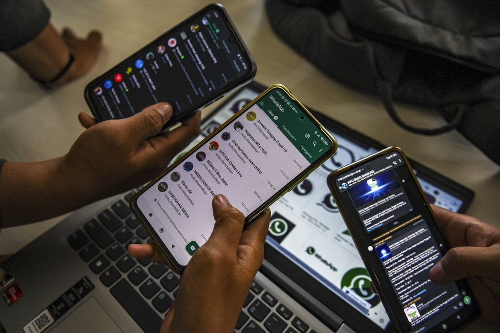 WhatsAPP blokir gawai versi lawas