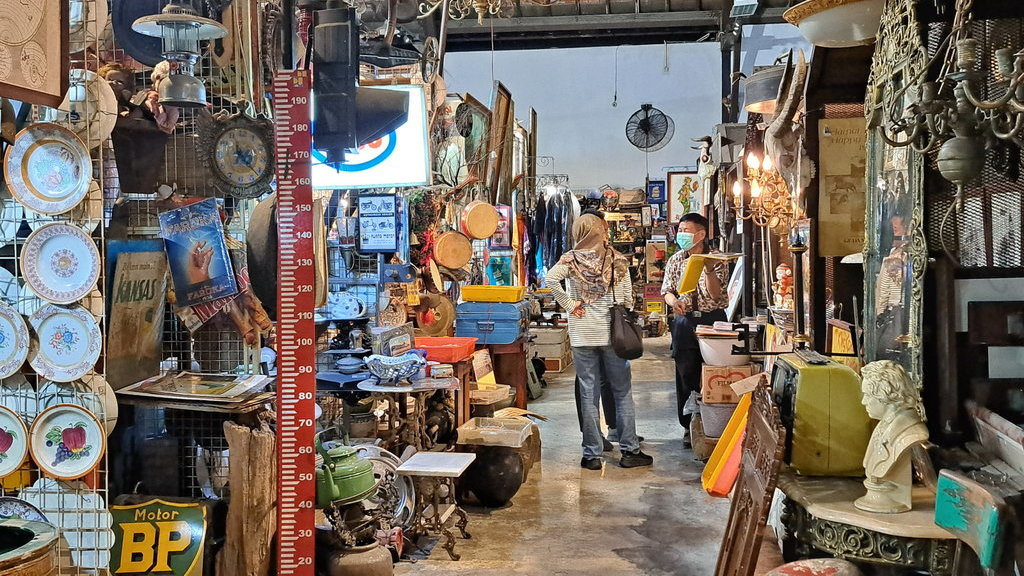 Pasar Barang Antik Kota Lama