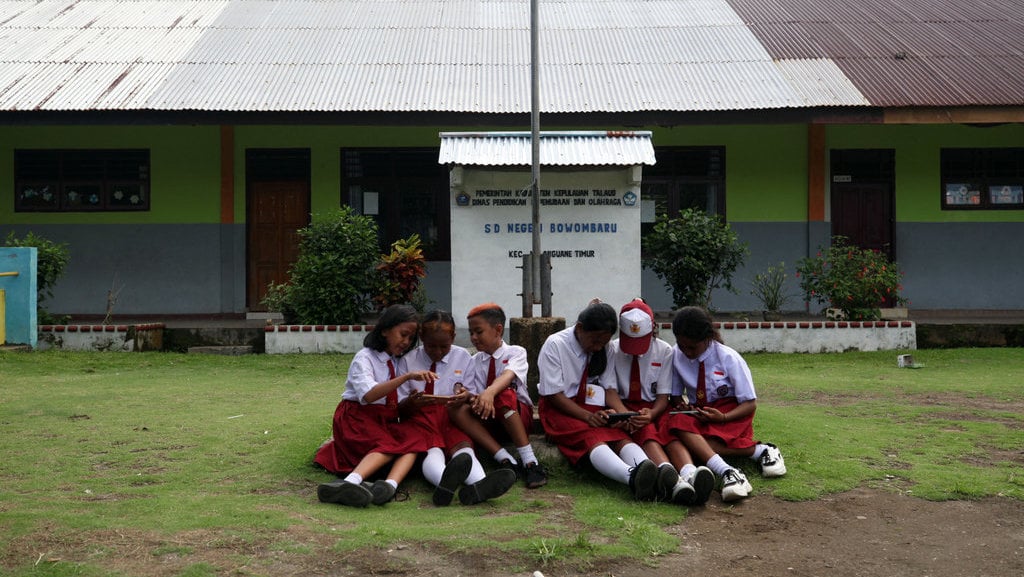 Akses internet pulau terluar Indonesia