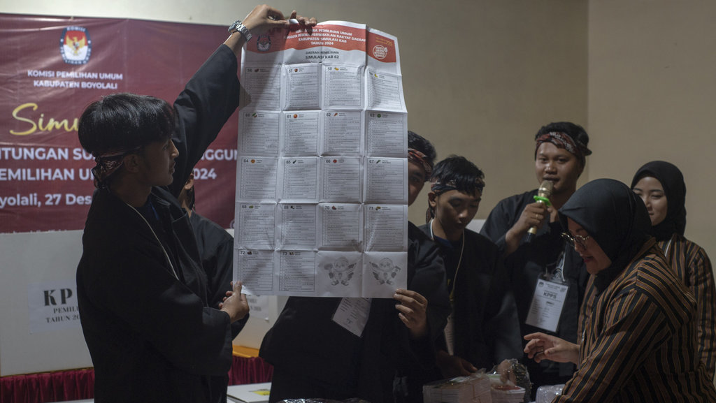 Simulasi pemungutan suara Pemilu 2024 di lereng Gunung Merbabu