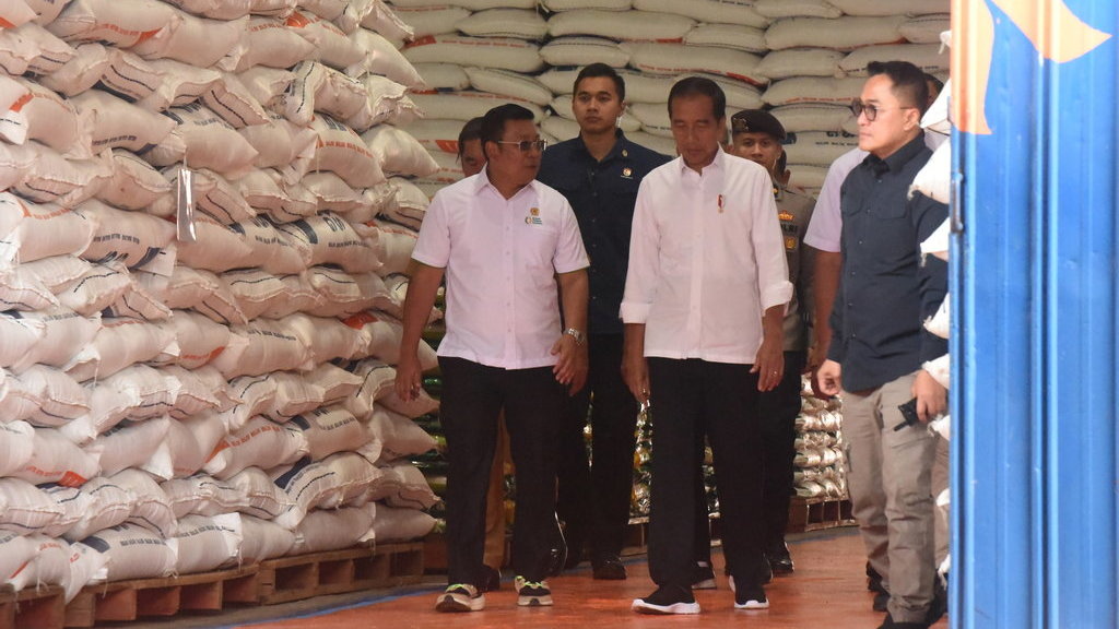Presiden tinjau penyaluran bantuan pangan di Banten