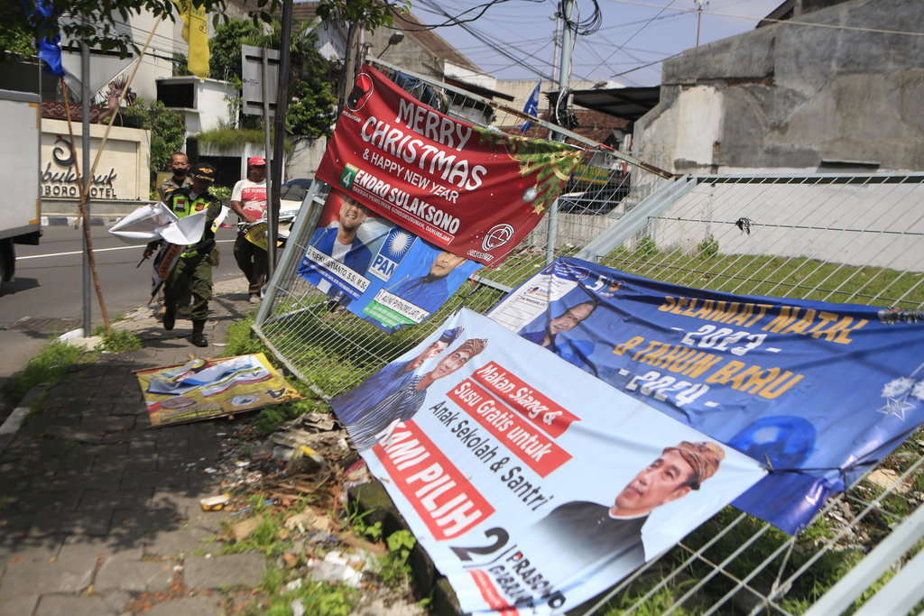 Penertiban alat peraga kampanye di Yogyakarta