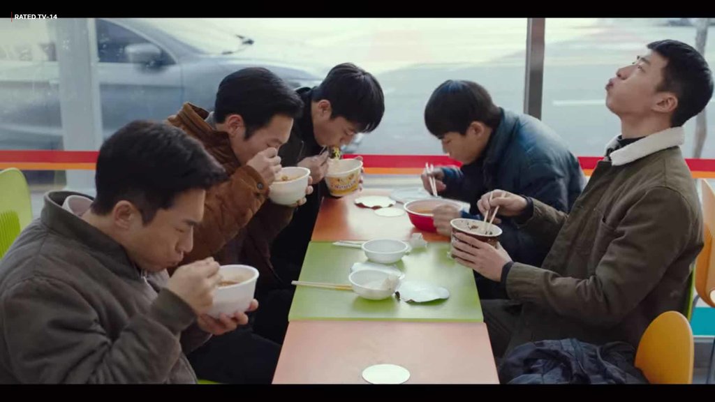 Adegan makan ramyeon di episode 10 drama Crash Landing on You