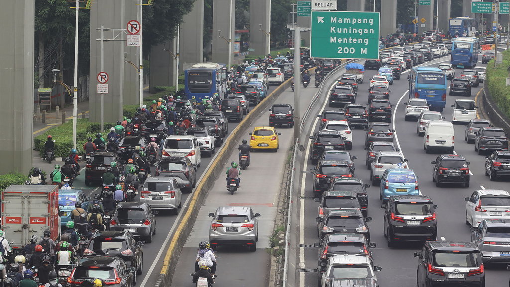 Kemacetan terjadi di sejumlah jalan Jakarta