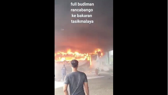 Foto Periksa Fakta Pool Bus Budiman Kebakaran