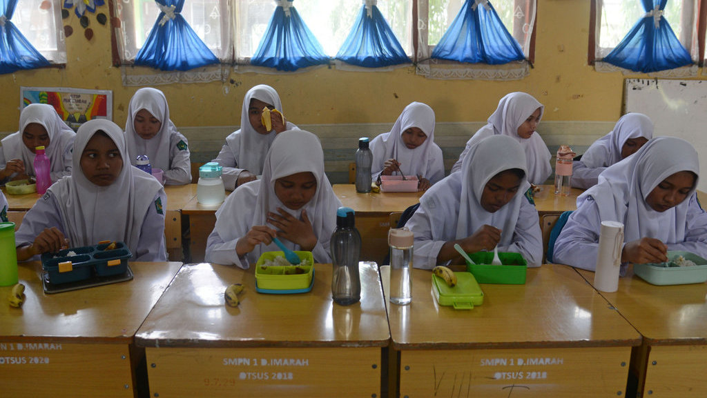 Makan Siang Gratis Untuk Pelajar di Aceh Besar