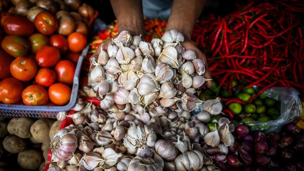 Harga bawang putih melebihi HET