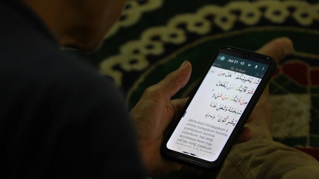 Iktikaf malam Lailatul Qadar di Surabaya