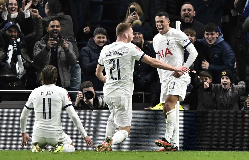 Rekor Head to Head Spurs vs Man Utd, Siapa Layak Juara UEL 2025?