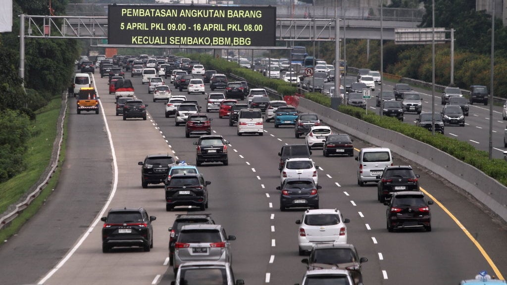 Kepadatan Tol Jagorawi pada Lebaran hari kedua