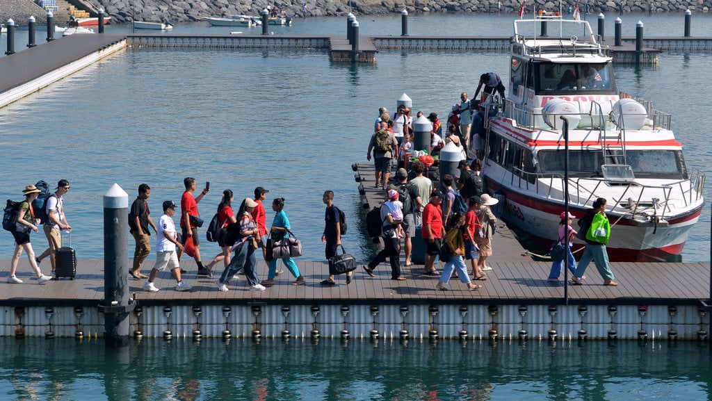 Penyeberangan wisatawan di Pelabuhan Sanur meningkat