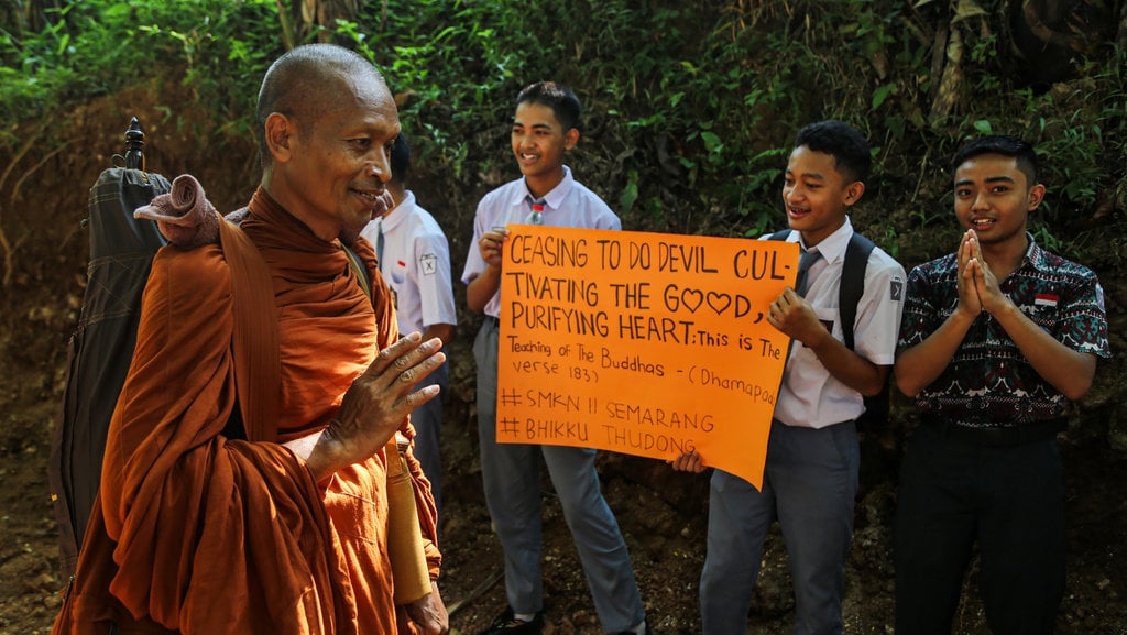 Perjalanan 40 Bhikkhu Thudong menuju Borobudur