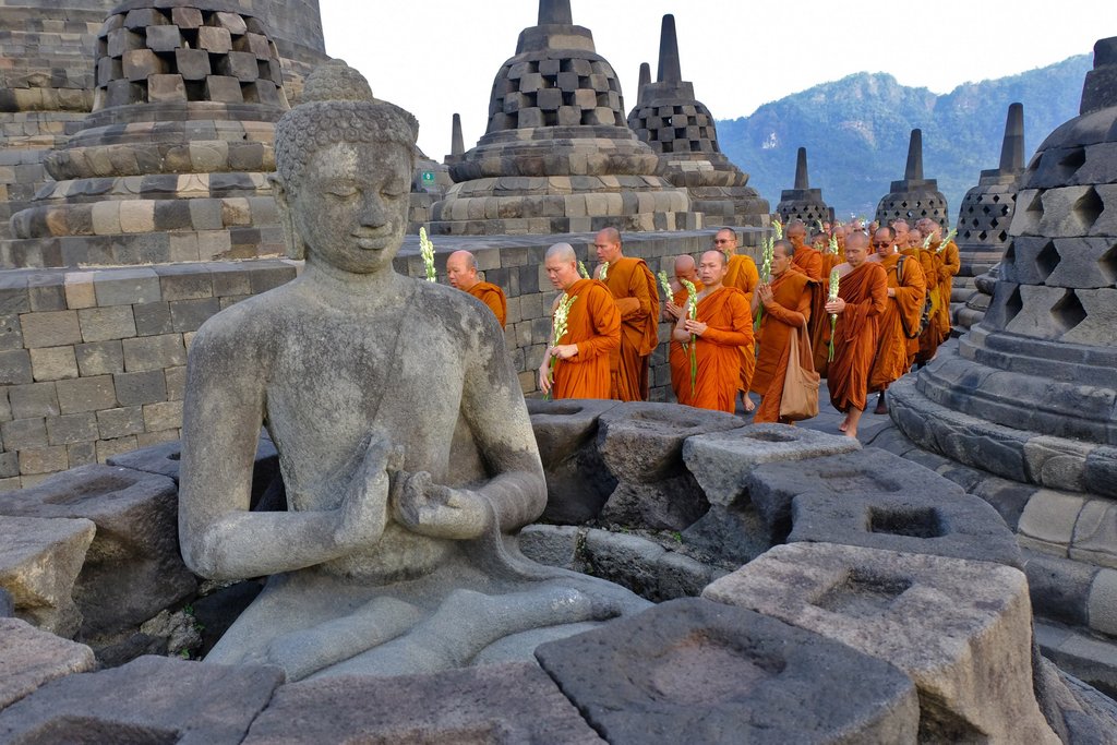 Bhikkhu Thudong tiba di Borobudur