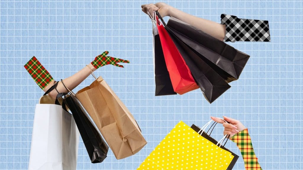 Kolase seni kontemporer dari tiga tangan wanita dengan banyak tas belanja. FOTO/iStockphoto Diajeng Soft Saving Gen Z