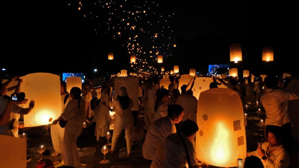 Festival lampion Waisak 2568 BE/2024 di Borobudur