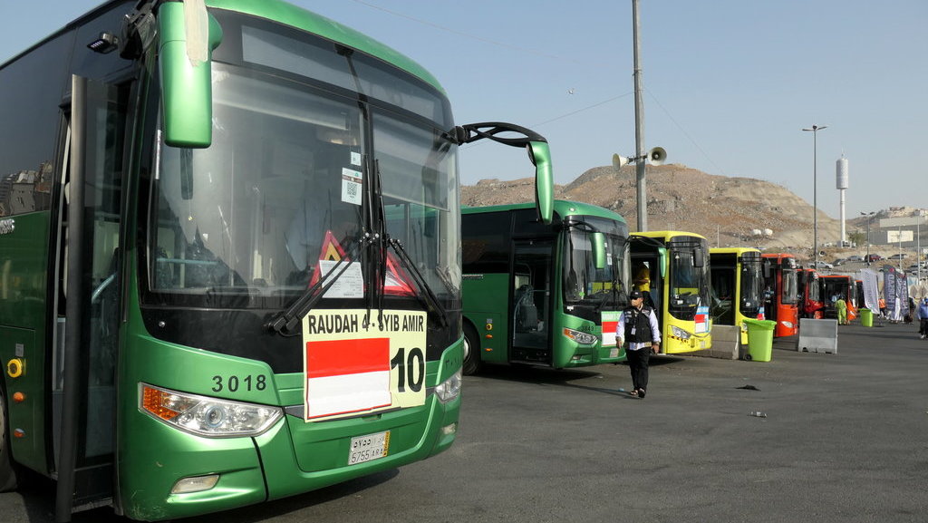 Operasional bus Shalawat di Makkah