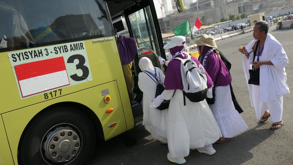Operasional bus Shalawat di Makkah