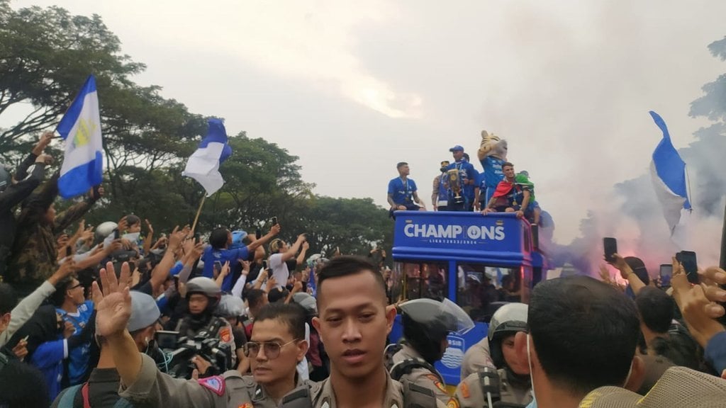 Arak-arakan tim Persib Bandung 