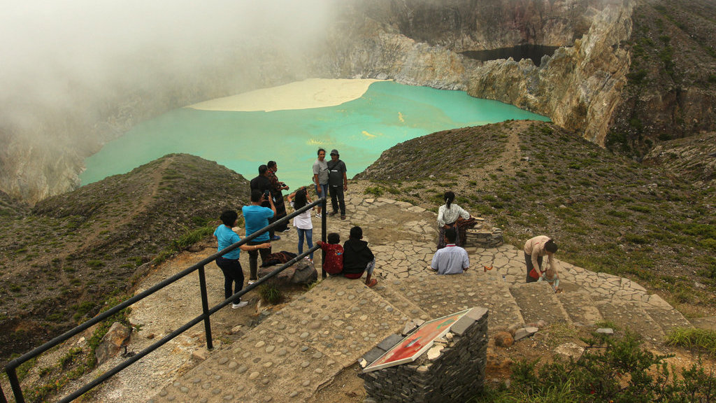 Kenaikan status Gunung Kelimutu