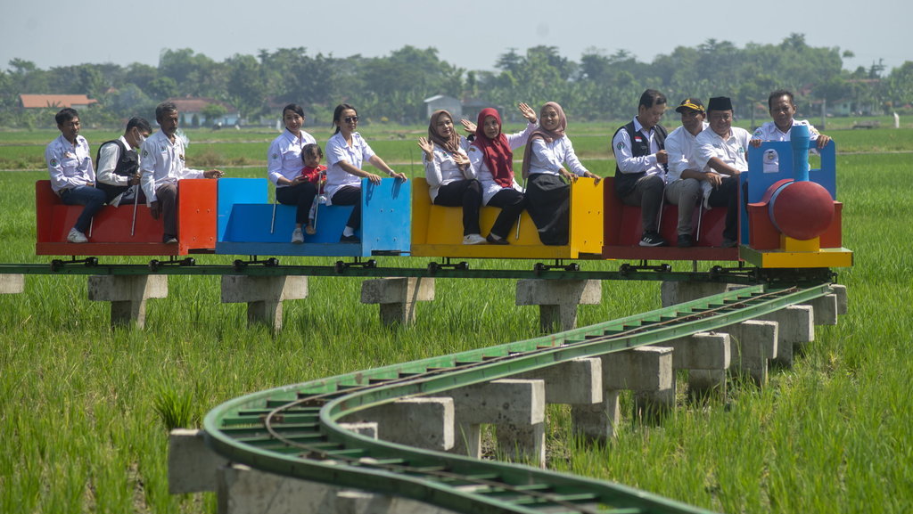 Inovasi desa wisata kereta sawah Lokamerta di Klaten