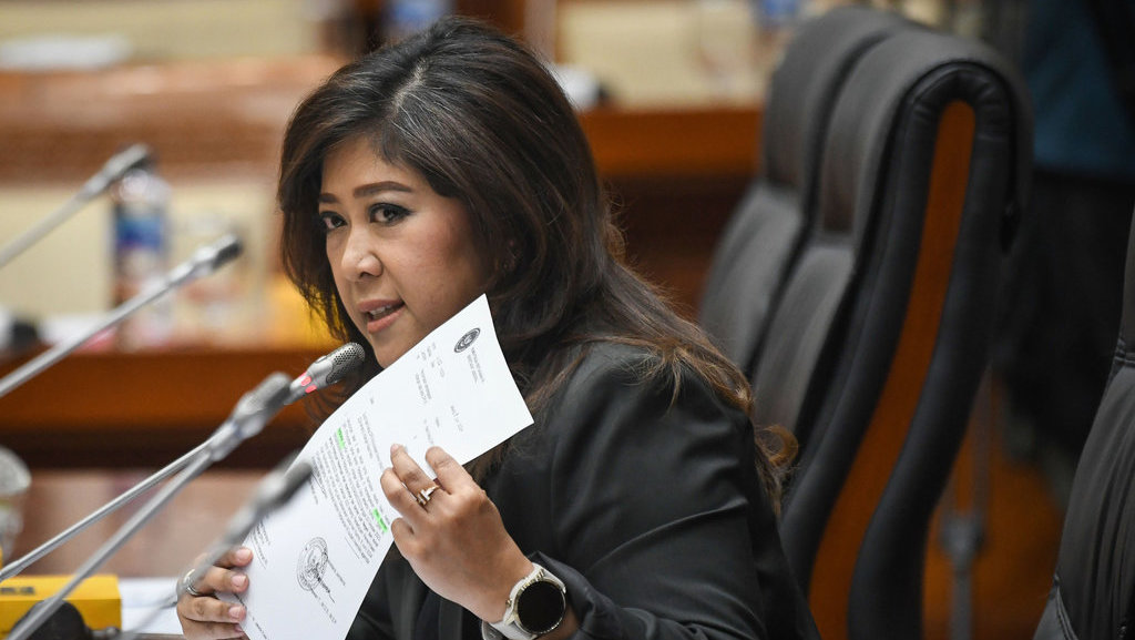 Ketua Komisi I DPR RI Meutya Hafid memimpin rapat kerja antara DPR, Kementerian Pertahanan, Kemenkeu, dan TNI di kompleks Parlemen, Jakarta, Kamis (6/6/2024). ANTARA FOTO/Aditya Pradana Putra/Spt. Raker rencana misi kemanusiaan Indonesia untuk Palestina