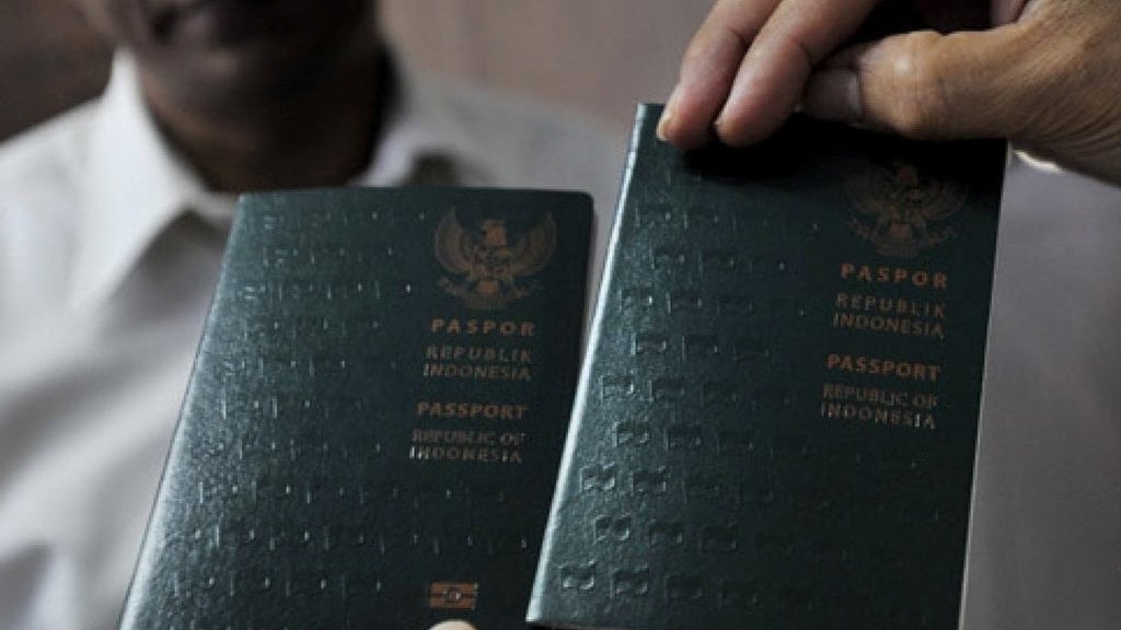 ilustrasi paspor hitam