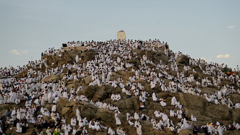 Umat muslim padati Jabal Rahmah jelang wukuf