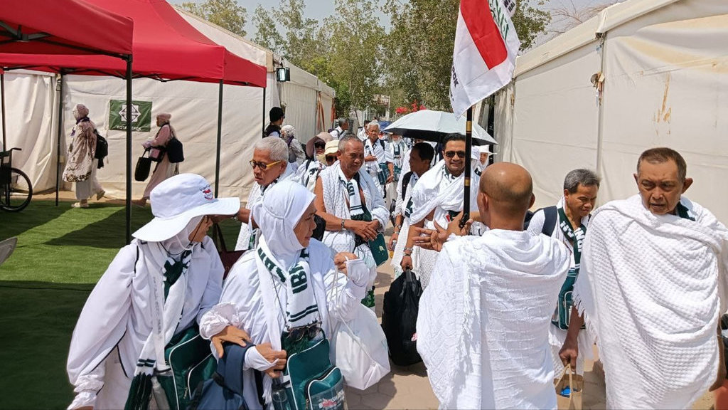 Hari Ini Seluruh Jemaah Haji Indonesia Wukuf di Arafah. (Tirto.id/M Taufiq) Jemaah Haji Indonesia Wukuf di Arafah