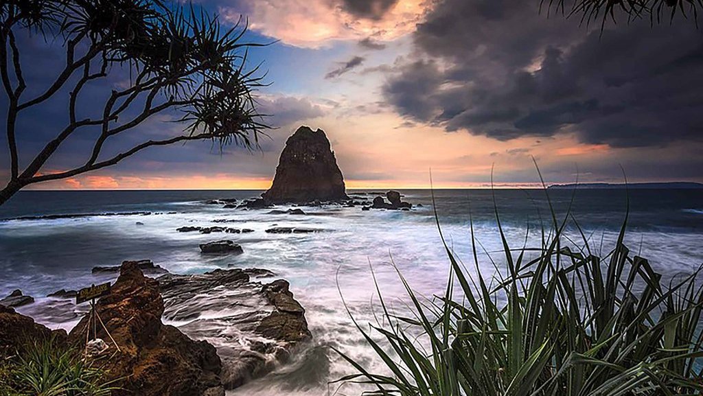 Ilustrasi Pantai. wikimedia/Free/Rizaldby Pantai Papuma