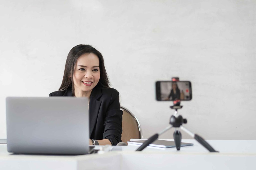 Ilustrasi Kamera HP. foto/istockphoto Ilustrasi Kamera HP Webcam