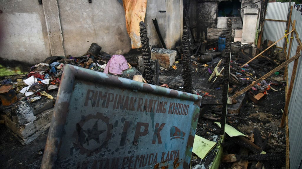 Kondisi rumah terbakar milik wartawan di Karo 