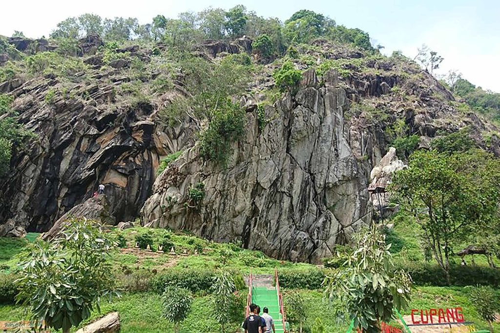 Batu Lawang Cirebon
