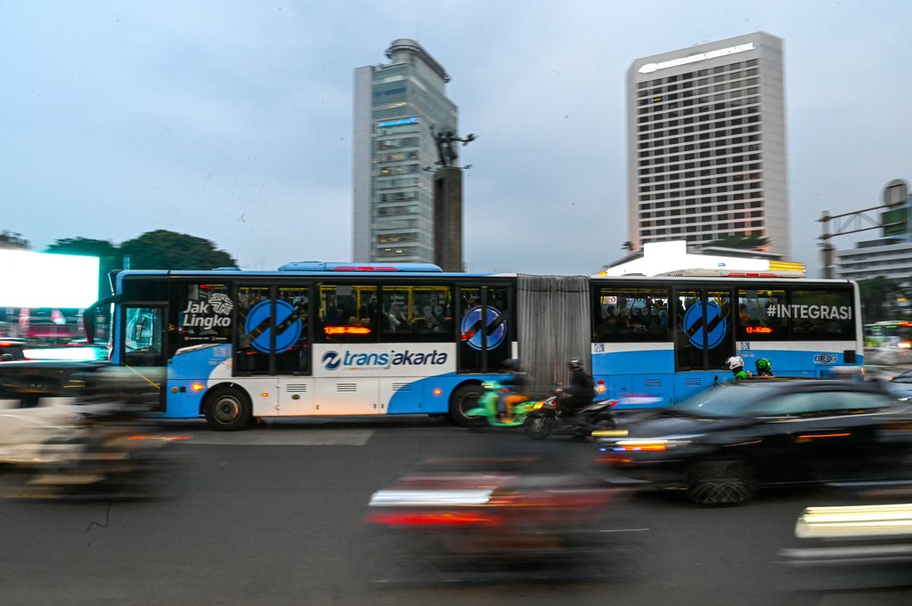 Pemprov DKI Jakarta upayakan warga gunakan transportasi publik